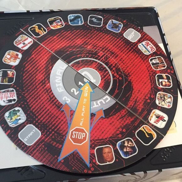 007 James Bond SCENE IT game - Picture 3 of 7